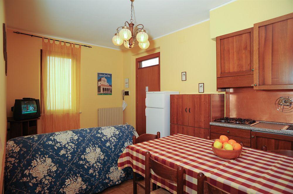 Agriturismo La Mora อัสซิซี ภายนอก รูปภาพ