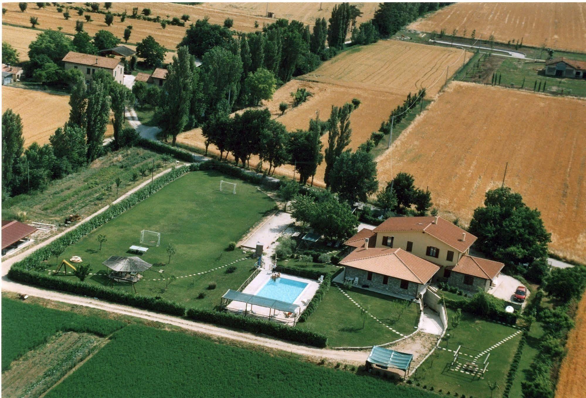 Agriturismo La Mora อัสซิซี ภายนอก รูปภาพ
