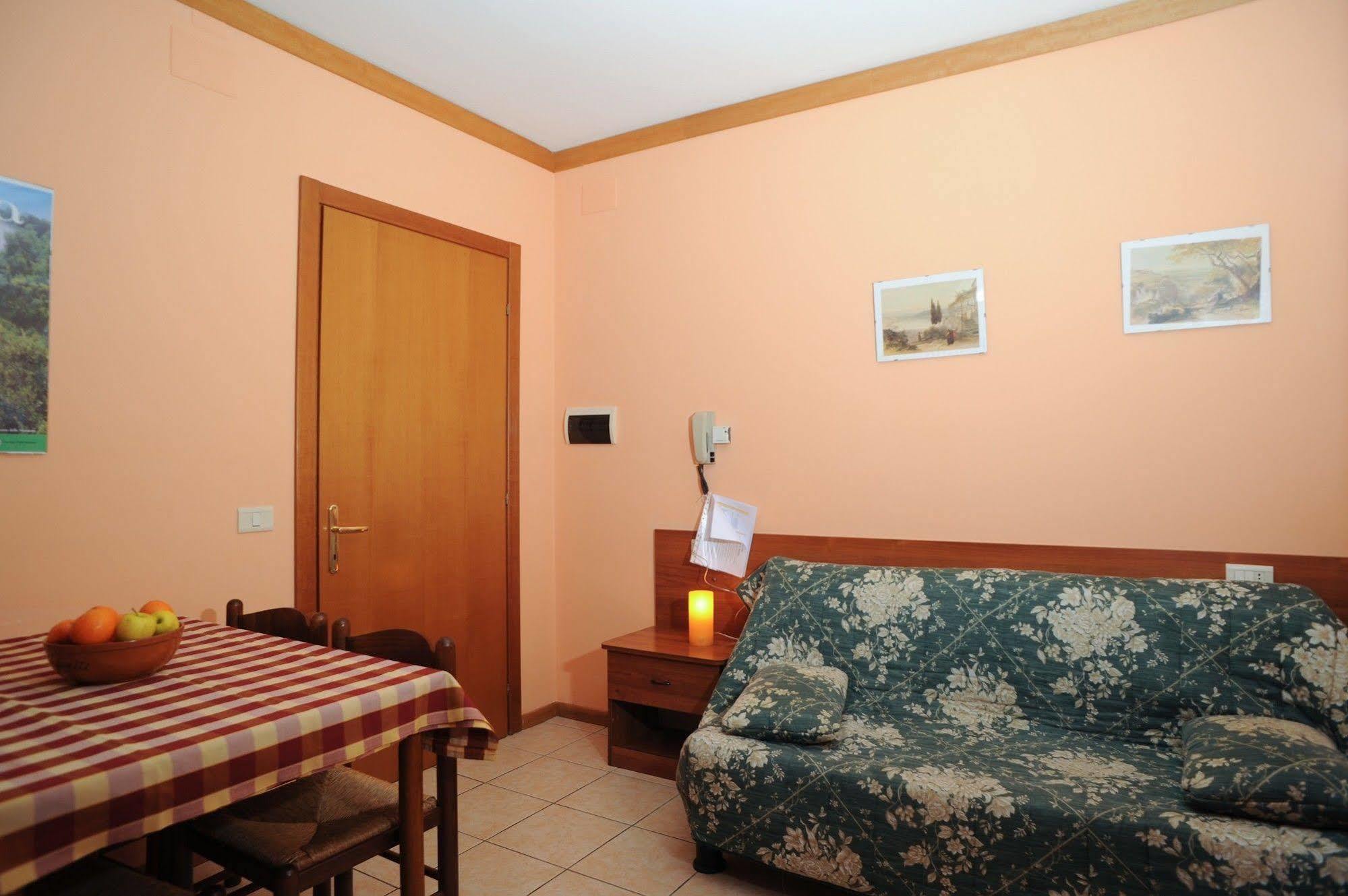 Agriturismo La Mora อัสซิซี ภายนอก รูปภาพ