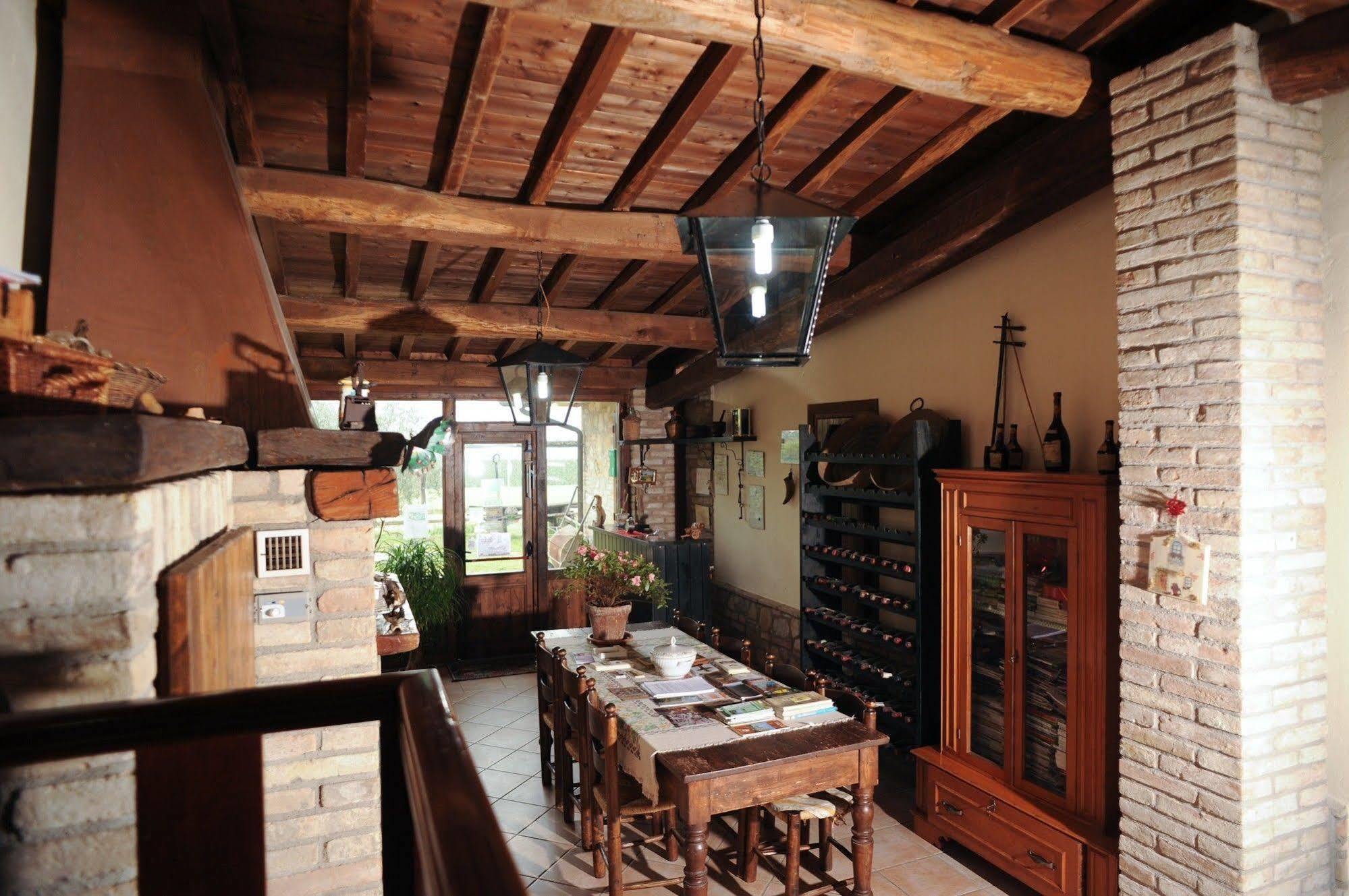 Agriturismo La Mora อัสซิซี ภายนอก รูปภาพ