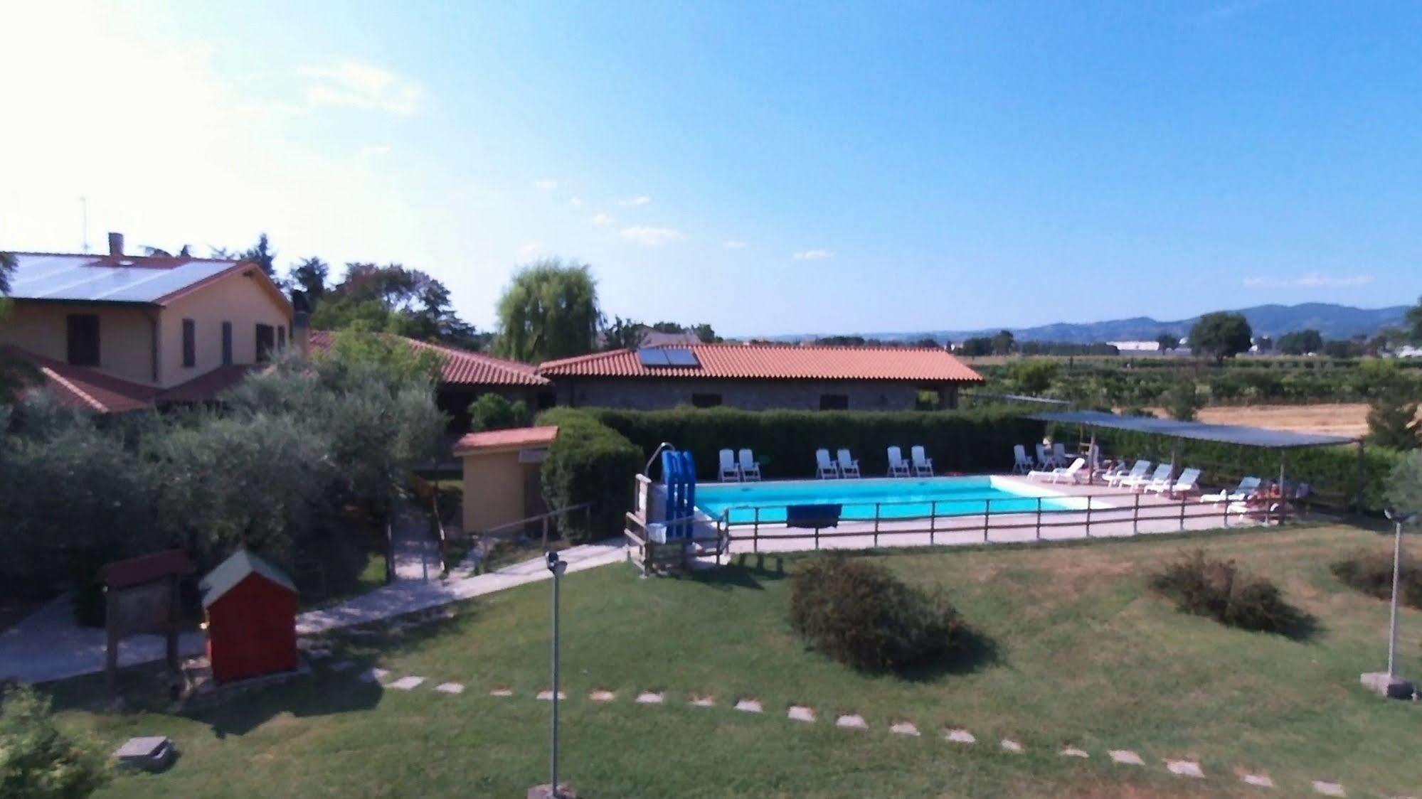 Agriturismo La Mora อัสซิซี ภายนอก รูปภาพ